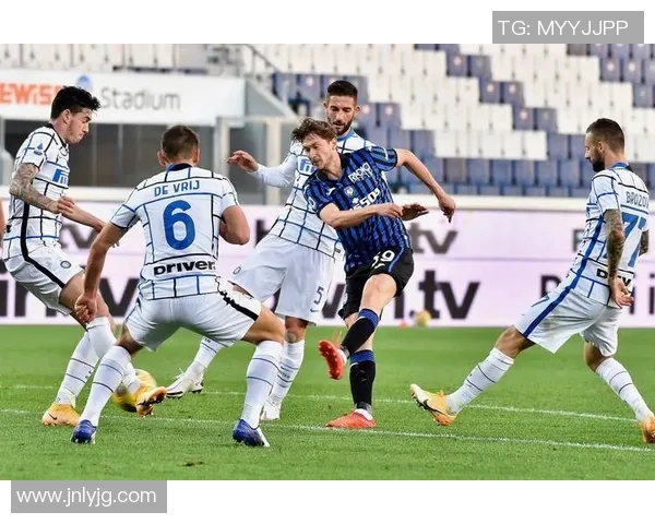 沙尔克04客场惨败，近期连败成悬崖边缘形势难以挽回